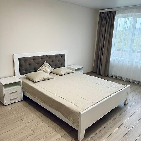 Двокімнатна Квартира На Корятовича, 2Б Berehove  Extérieur photo